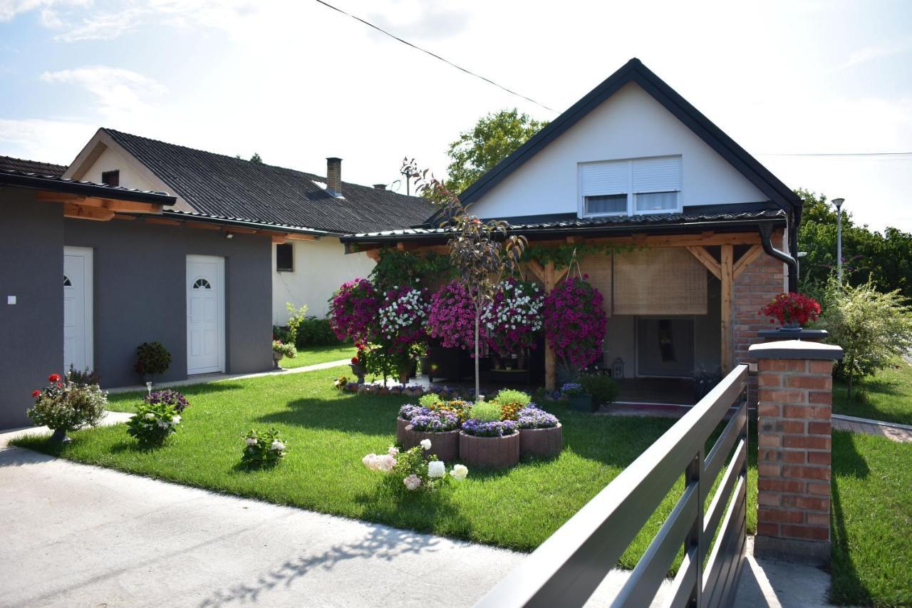 Apartman Tea Valpovo Exterior photo